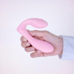 DUOFLEX – Remote-Controlled Wearable Couples Vibrator - Image 3